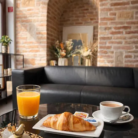 Saint Michael Boutique & Garni Отель Трнава